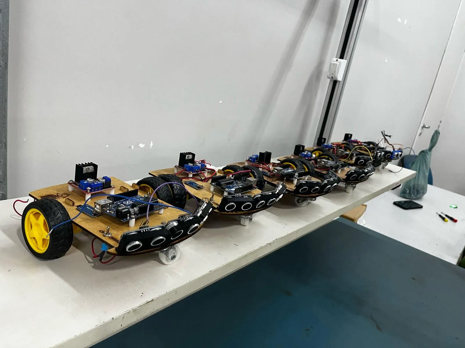 Obstacle-avoiding vehicle